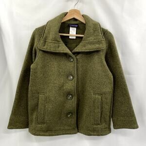 Patagonia green button down cardigan jacket